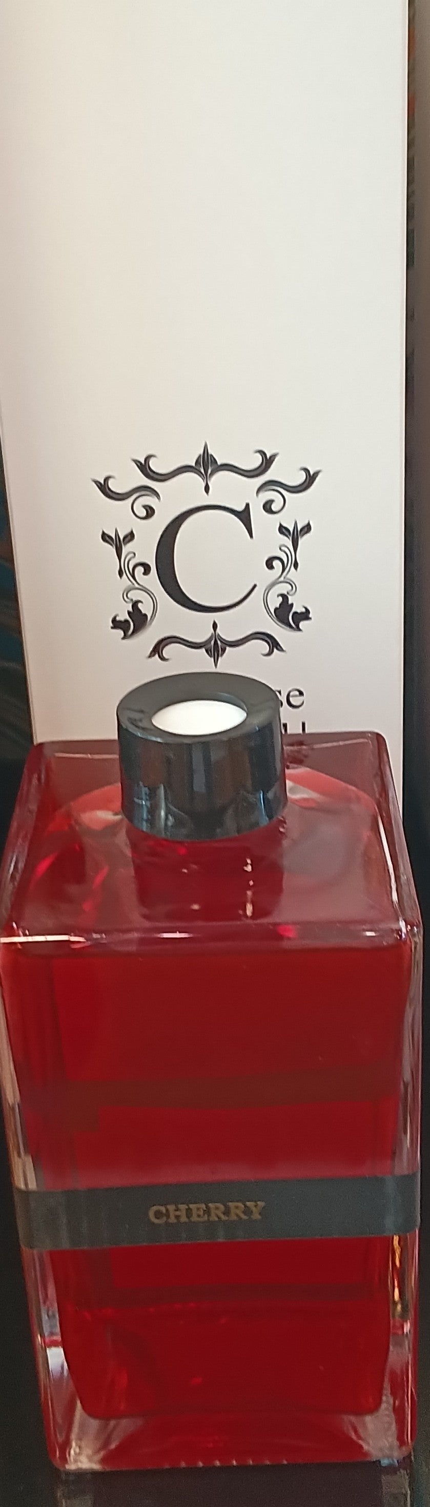 Cherry-cube room diffuser